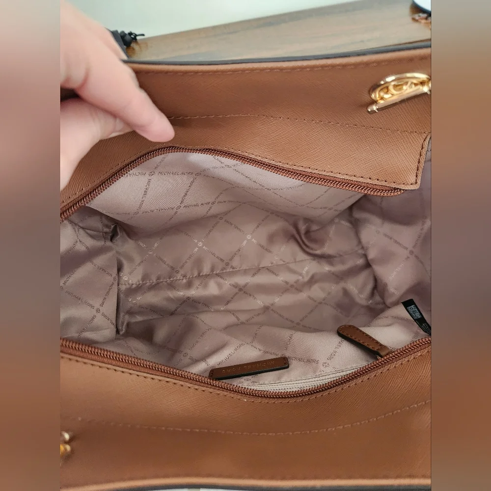 Michael Kors Saffiano Leather Bag - Picture 8 of 10